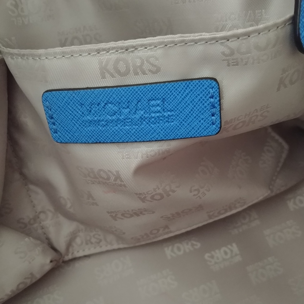 Michael Kors Bright Blue purse - Picture 8 of 10